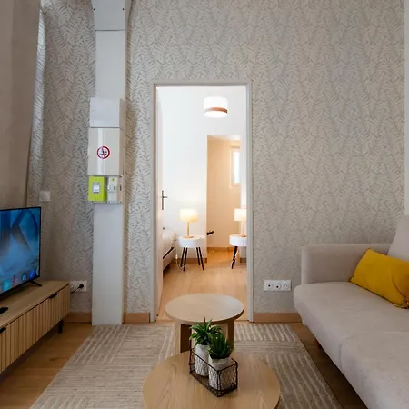 Le Balcon Fleuri - 9 Min Sanctuaires - Renove & Equipe - Calme Sur Cour - 4 Couchages 아파트 *