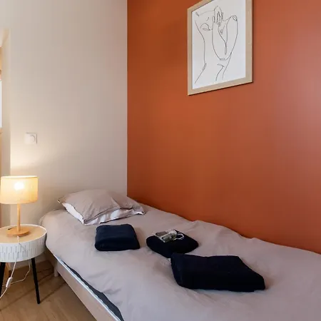 Le Balcon Fleuri - 9 Min Sanctuaires - Renove & Equipe - Calme Sur Cour - 4 Couchages 아파트 *