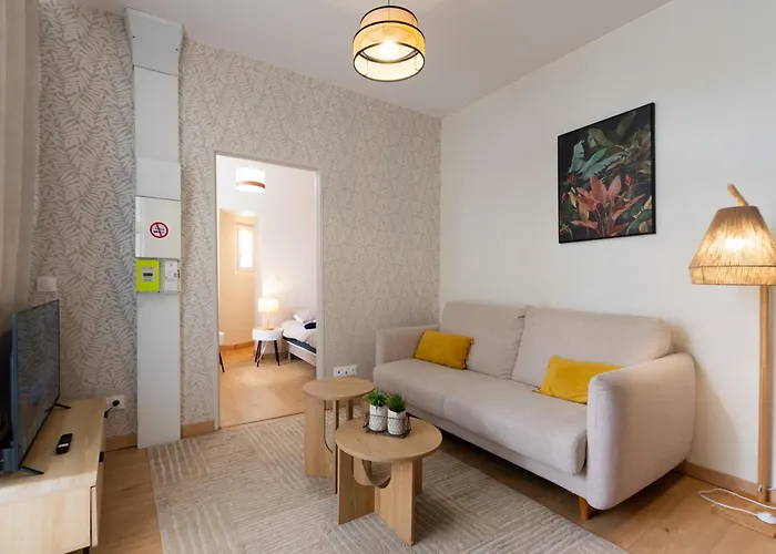 Le Balcon Fleuri - 9 Min Sanctuaires - Renove & Equipe - Calme Sur Cour - 4 Couchages Apartment