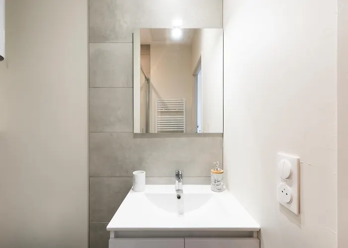 Le Balcon Fleuri - 9 Min Sanctuaires - Renove & Equipe - Calme Sur Cour - 4 Couchages * Lourdes