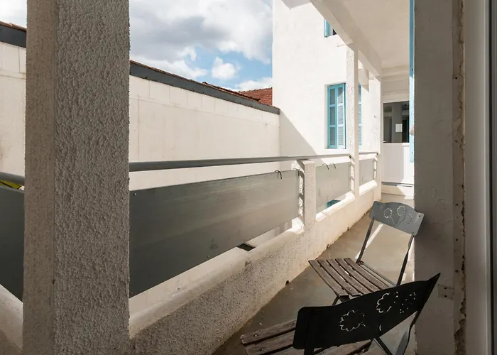 Apartment Le Balcon Fleuri - 9 Min Sanctuaires - Renove & Equipe - Calme Sur Cour - 4 Couchages
